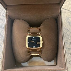 💯 Authentic Gucci watch in pristine condition. FREE SHIPPING‼️